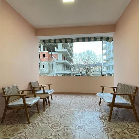 فلورا Vila Osmenaj Rent Room Or Apartment المظهر الخارجي الصورة