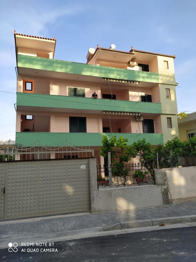 فلورا Vila Osmenaj Rent Room Or Apartment المظهر الخارجي الصورة