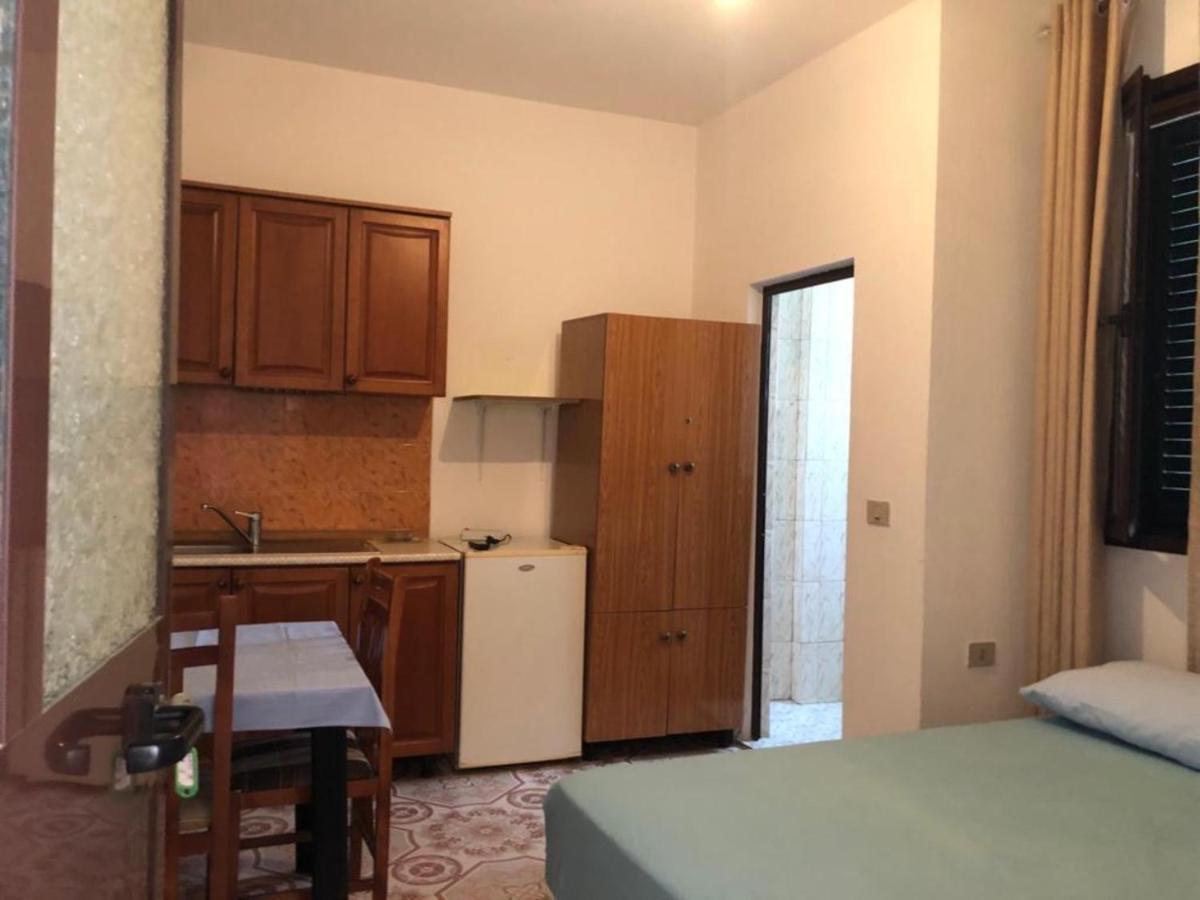 فلورا Vila Osmenaj Rent Room Or Apartment المظهر الخارجي الصورة
