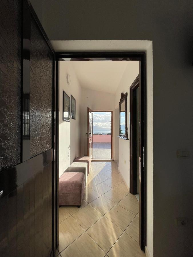 فلورا Vila Osmenaj Rent Room Or Apartment المظهر الخارجي الصورة
