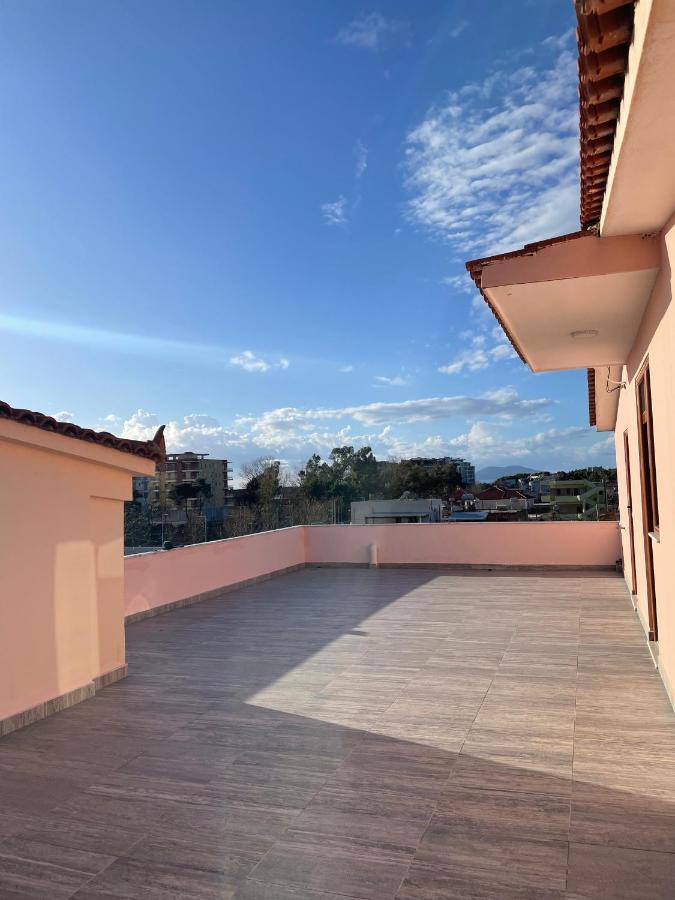 فلورا Vila Osmenaj Rent Room Or Apartment المظهر الخارجي الصورة