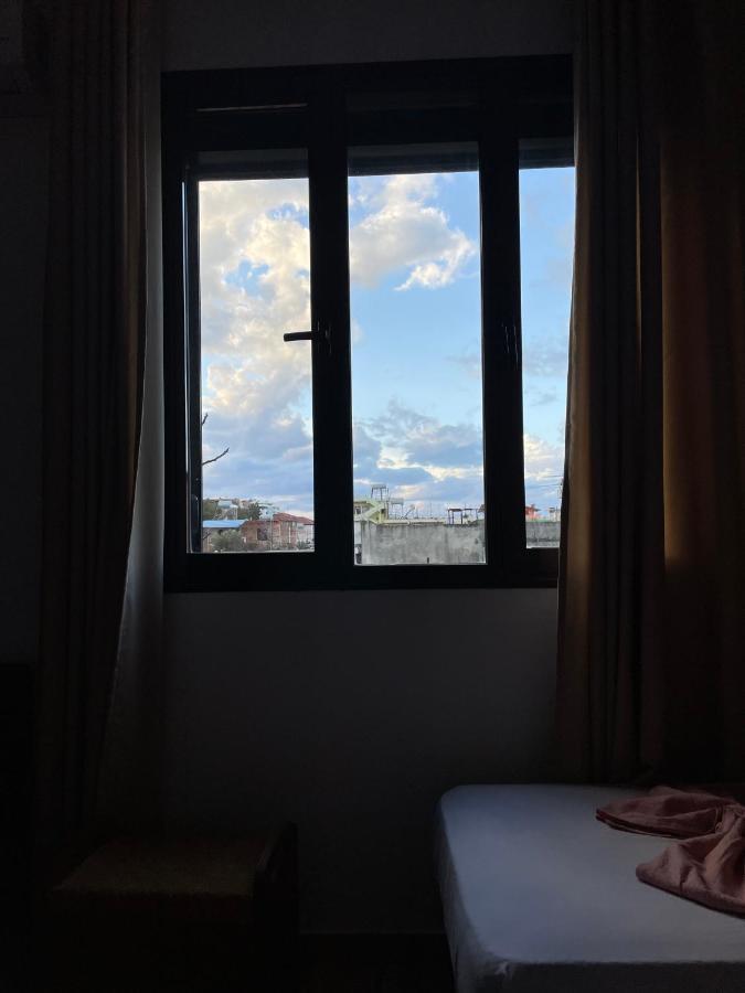 فلورا Vila Osmenaj Rent Room Or Apartment المظهر الخارجي الصورة