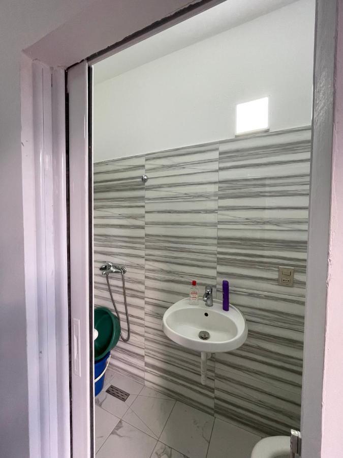 فلورا Vila Osmenaj Rent Room Or Apartment المظهر الخارجي الصورة