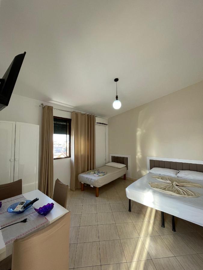 فلورا Vila Osmenaj Rent Room Or Apartment المظهر الخارجي الصورة