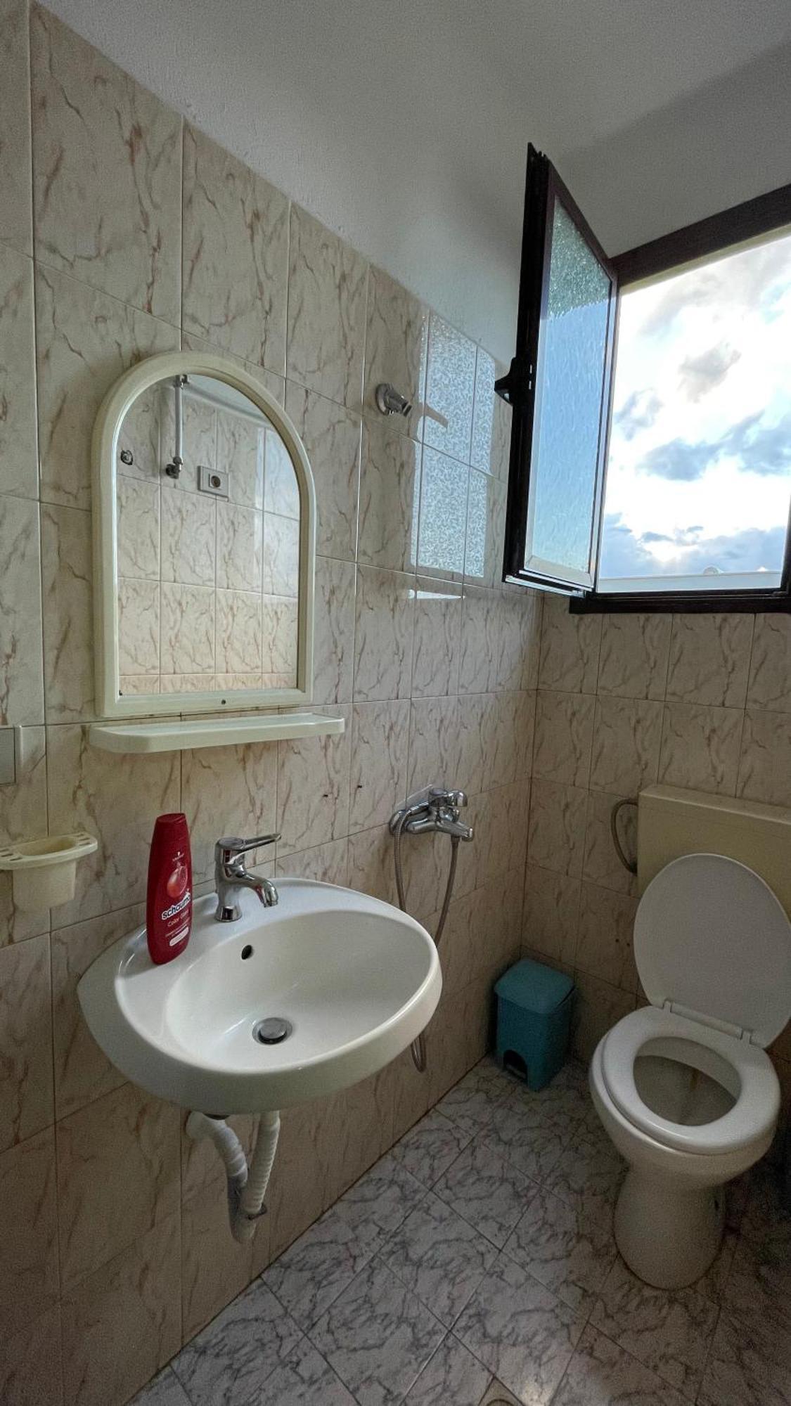 فلورا Vila Osmenaj Rent Room Or Apartment المظهر الخارجي الصورة